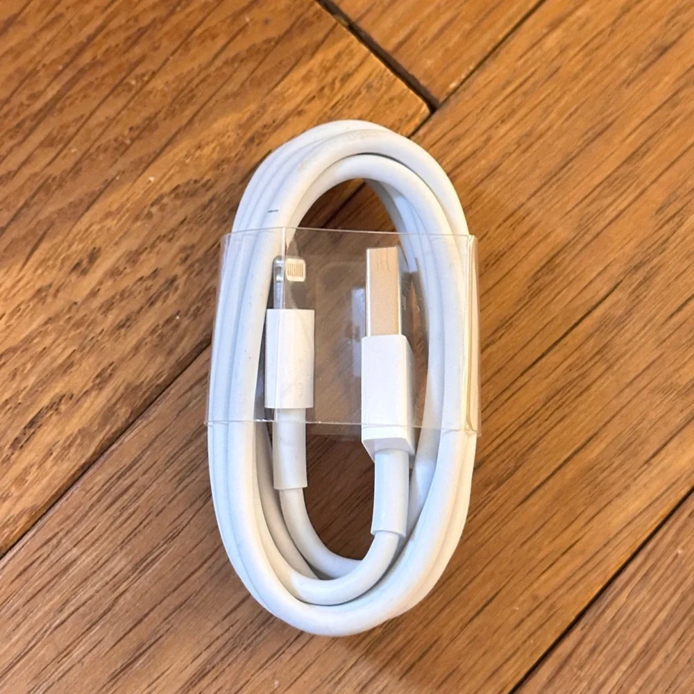 Apple White USB Lightning Cable